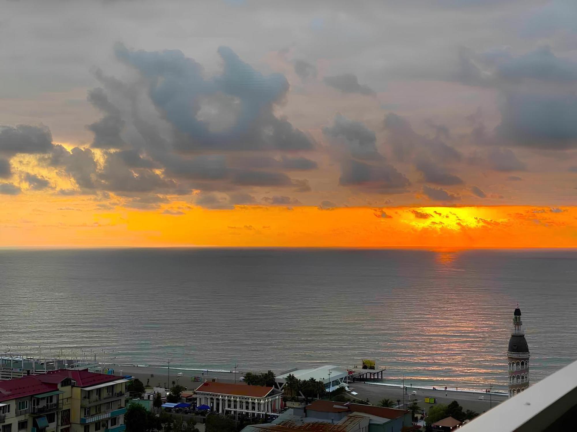 Orbi Panoramic Aparthotel Batumi Exterior photo