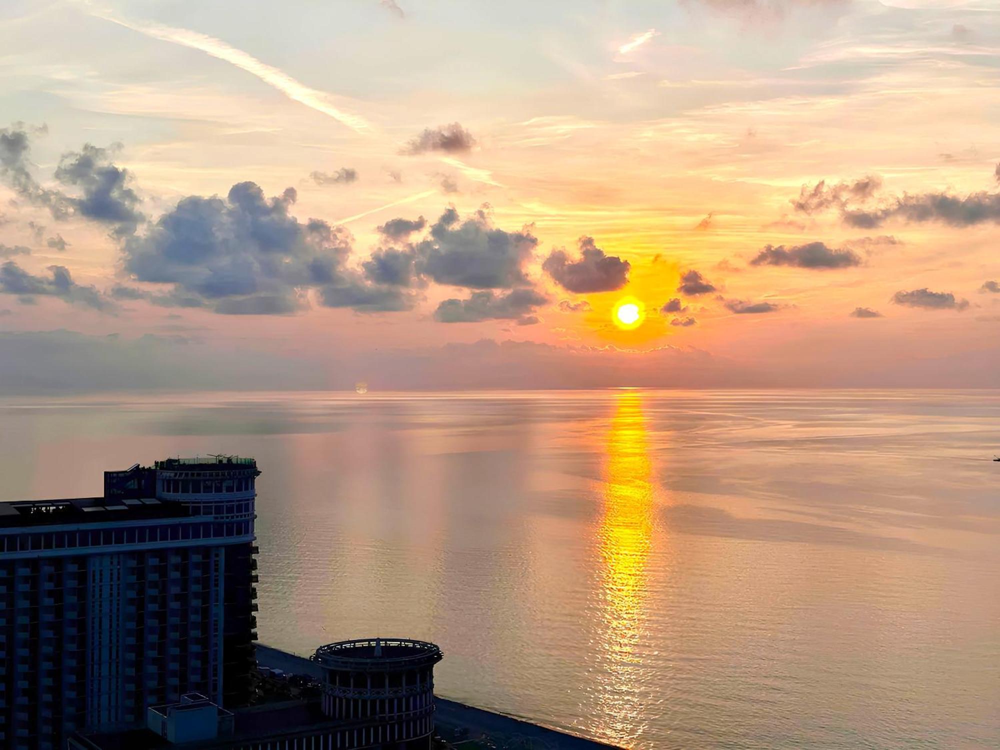 Orbi Panoramic Aparthotel Batumi Exterior photo